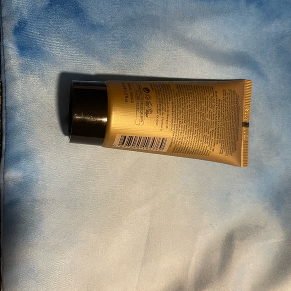 24K Gold Mineral Mud Mask by AHAVA - Picture 2 of 4